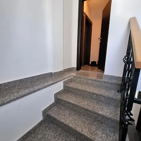 아파트 Nana 005 자호리나